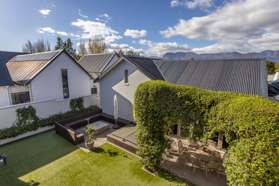4 Bedroom Property for Sale in Lemoenkloof Western Cape